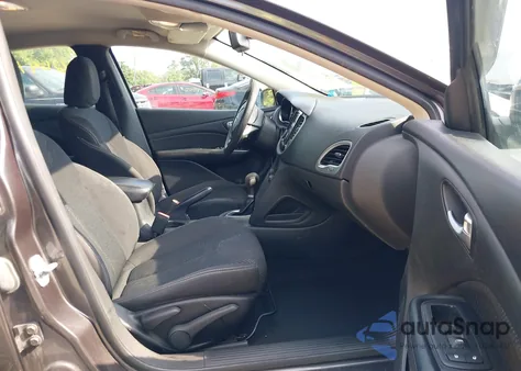 2015 Dodge Dart Sxt z USA, uszkodzony, nr VIN 1C3CDFBB5FD330337